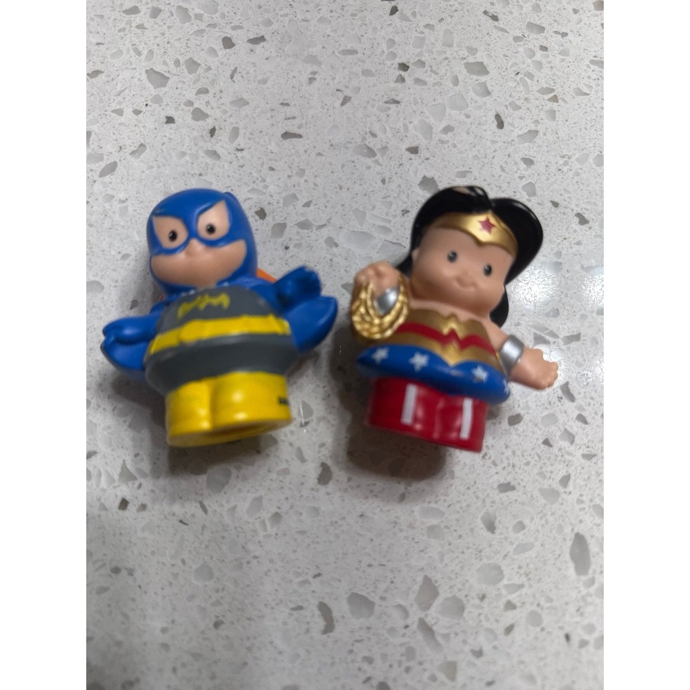 Little people super hero's Batman and Wonder Woman GUC